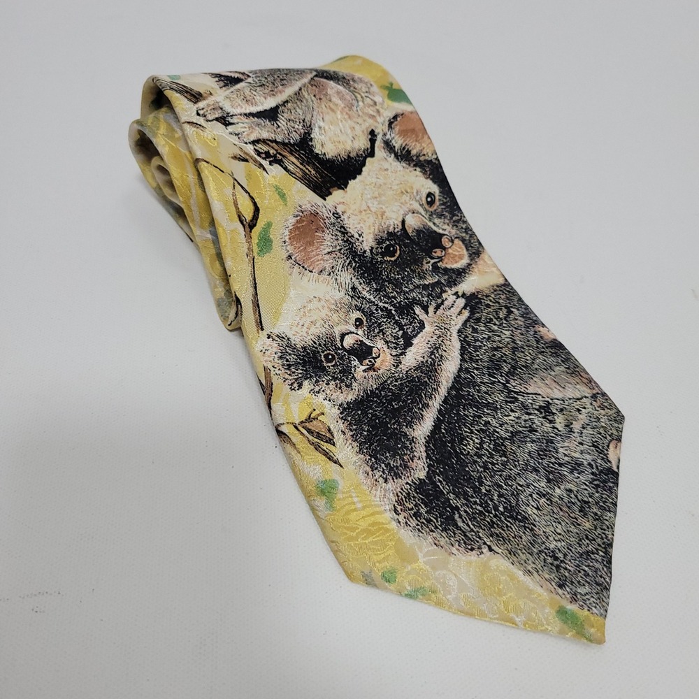 Wembley Endangered Species Koala Bear Graphic Print Necktie 100% Silk Yellow 90s
